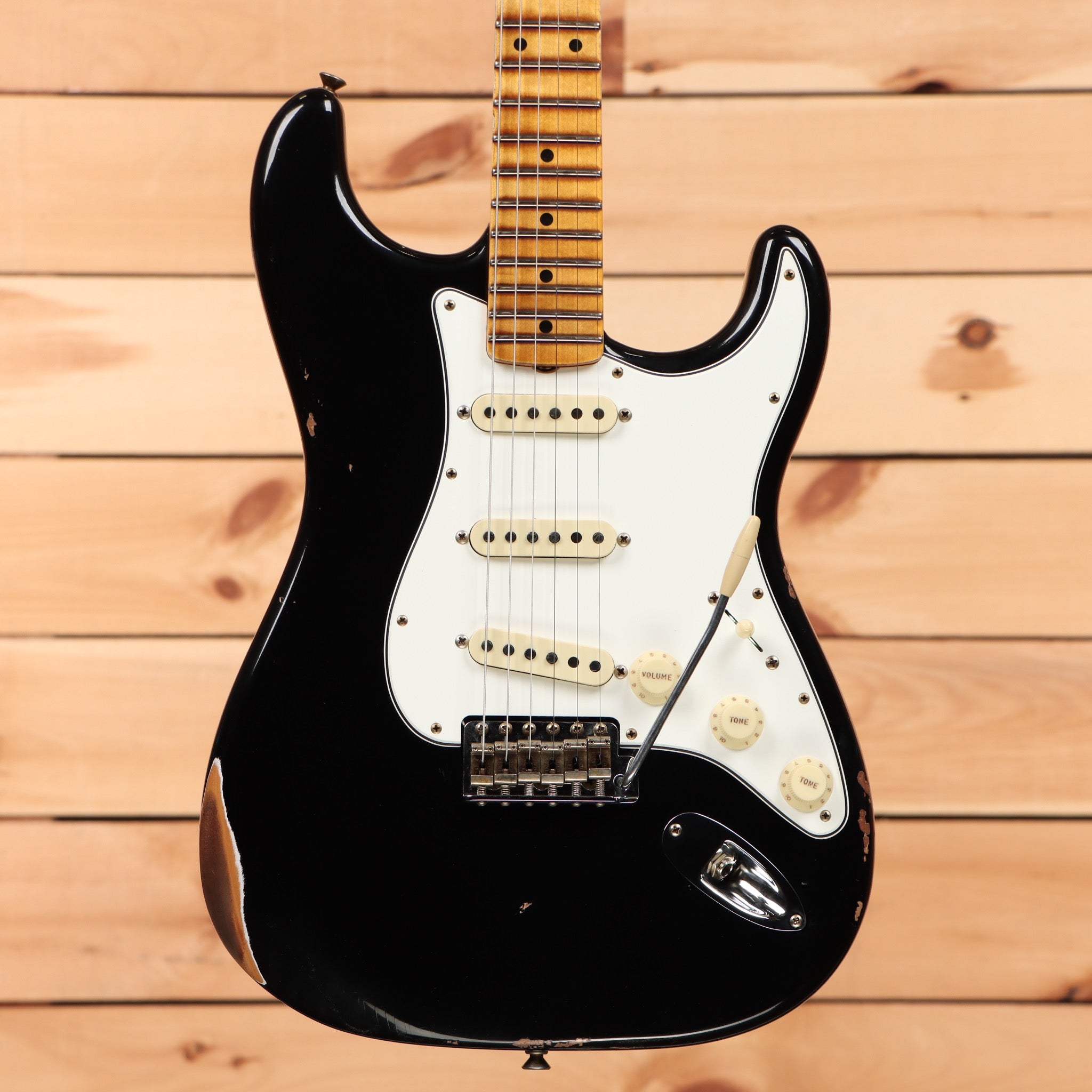 Fender Custom Shop Limited 1962 Stratocaster Relic electric guitar aged black with maple neck and three single-coil pickups