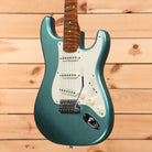 Fender Custom Shop Limited Roasted Pine Stratocaster relic electric guitar Aged Teal Green Metallic with white pickguard and single-coil pickups