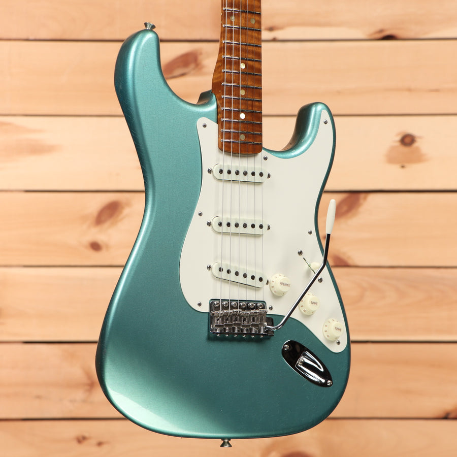Fender Custom Shop Limited Roasted Pine Stratocaster relic electric guitar Teal Green Metallic with white pickguard and single-coil pickups