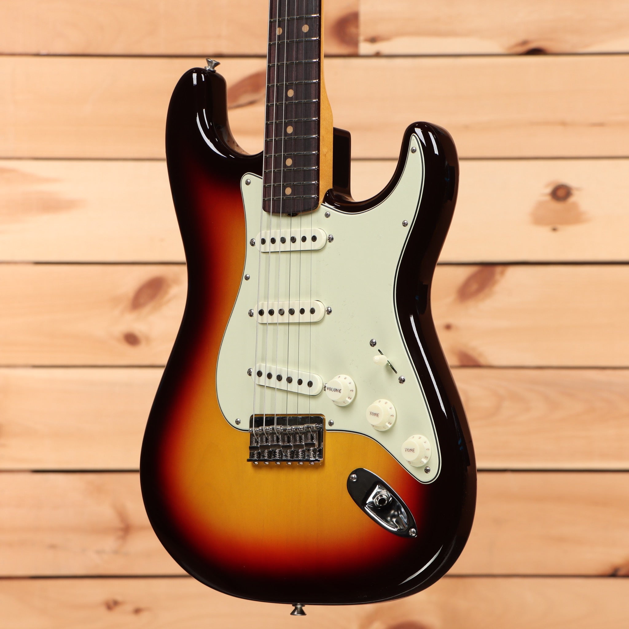 Fender Custom Shop Vintage Custom 1959 Stratocaster electric guitar Chocolate 3-Tone Sunburst with single-coil pickups