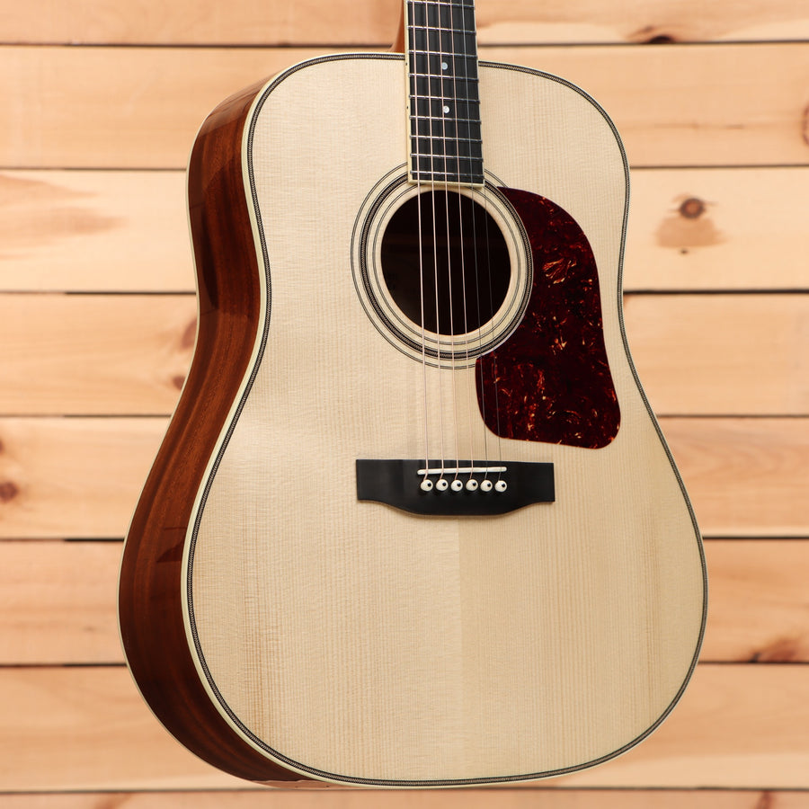 Gallagher Doc Watson Custom dreadnought acoustic guitar natural finish with tortoiseshell pickguard