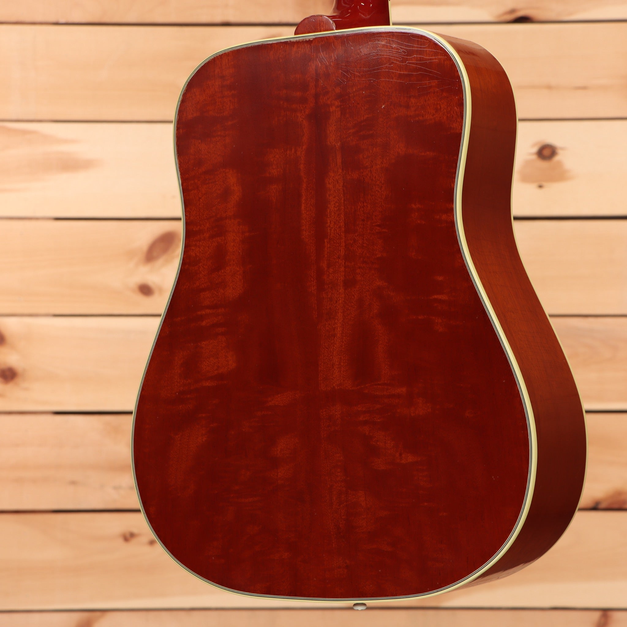 Pre-owned Gibson 1960 Hummingbird acoustic guitar Heritage Cherry Sunburst with gold binding