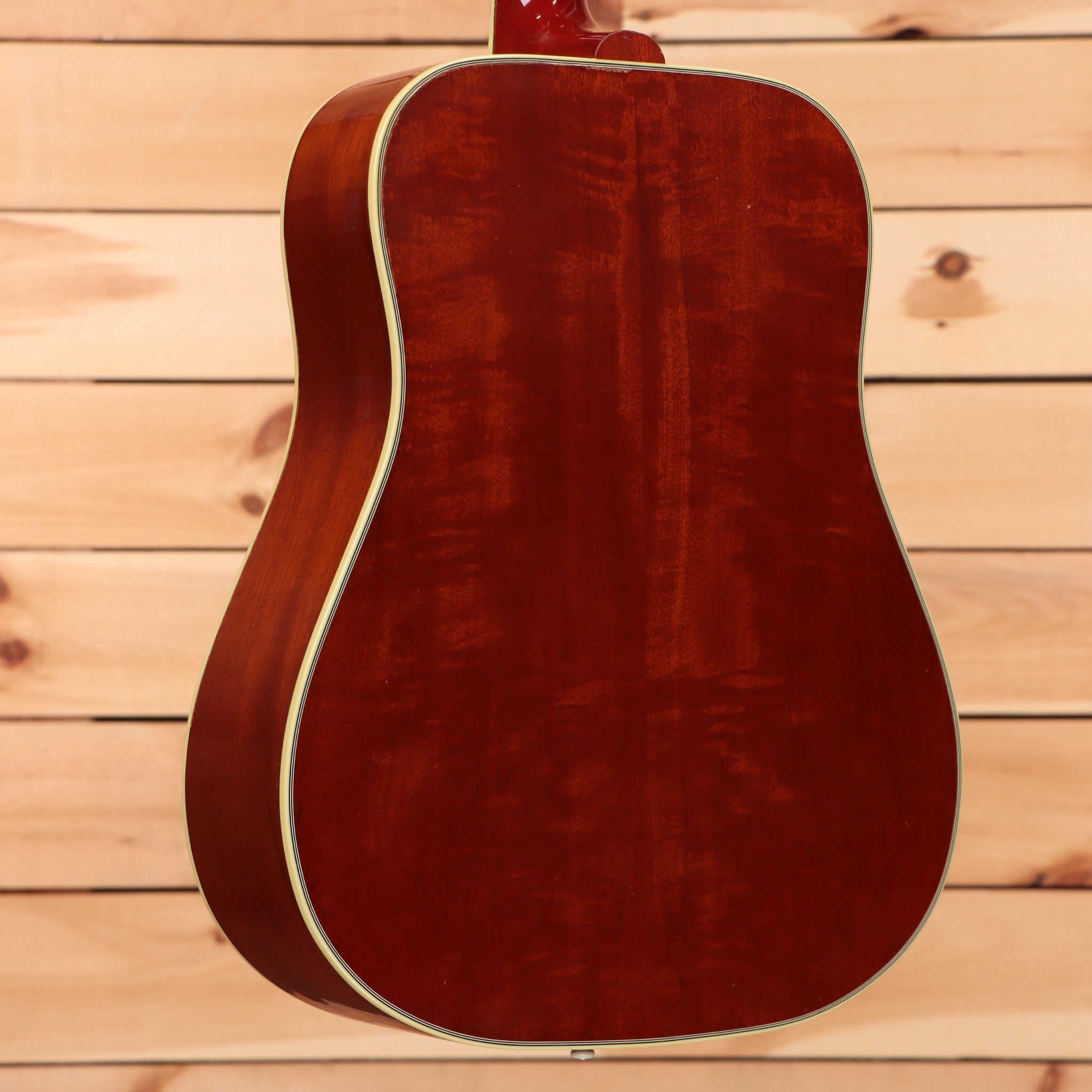 Gibson 1960 Hummingbird dreadnought acoustic guitar Heritage Cherry Sunburst pre-owned with gold binding
