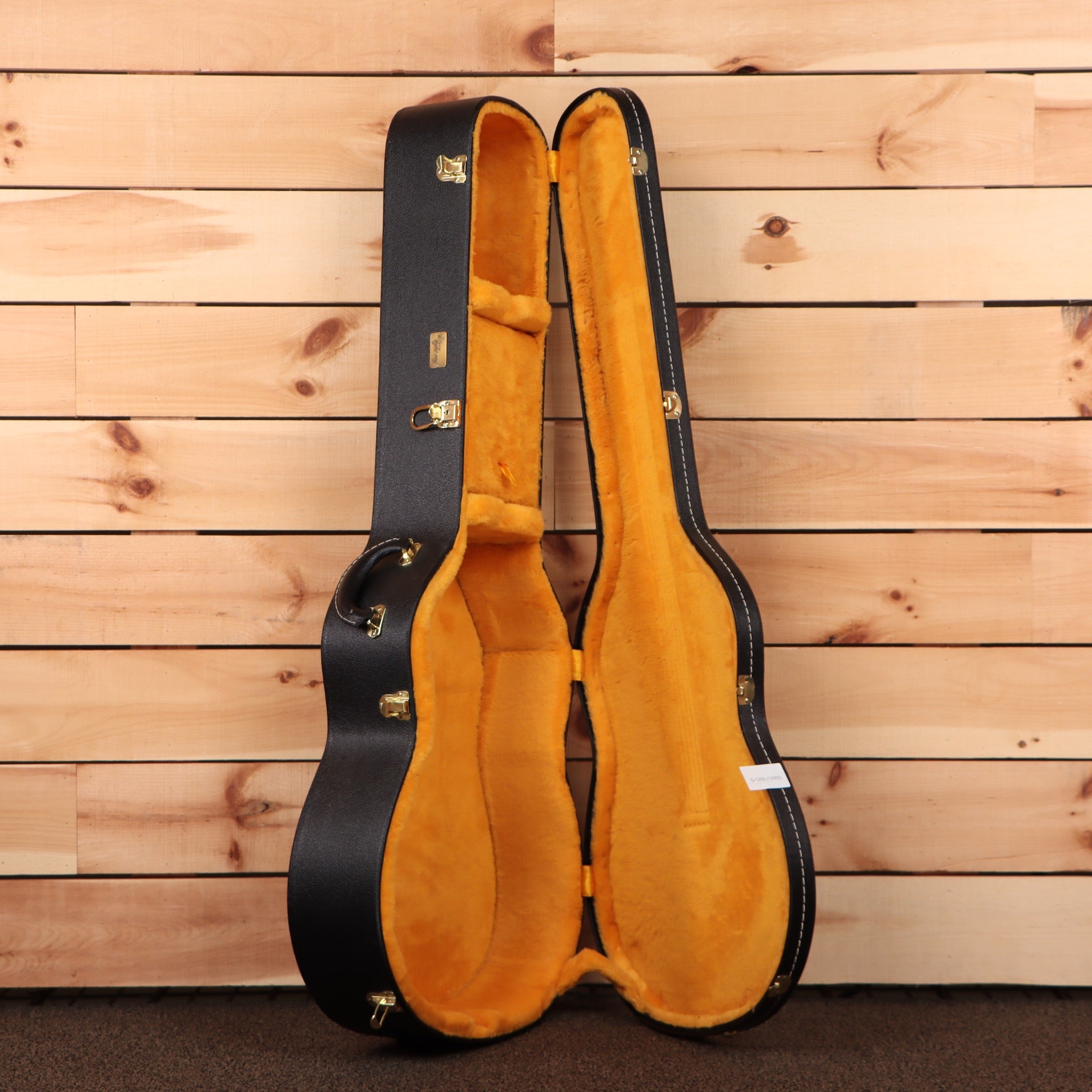 Pre-owned Gibson 1960 Hummingbird acoustic guitar Heritage Cherry Sunburst with gold hardware and orange velvet interior case