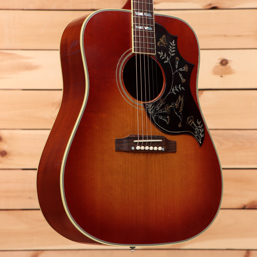 Pre-owned Gibson 1960 Hummingbird acoustic guitar Heritage Cherry Sunburst with black pickguard inlay
