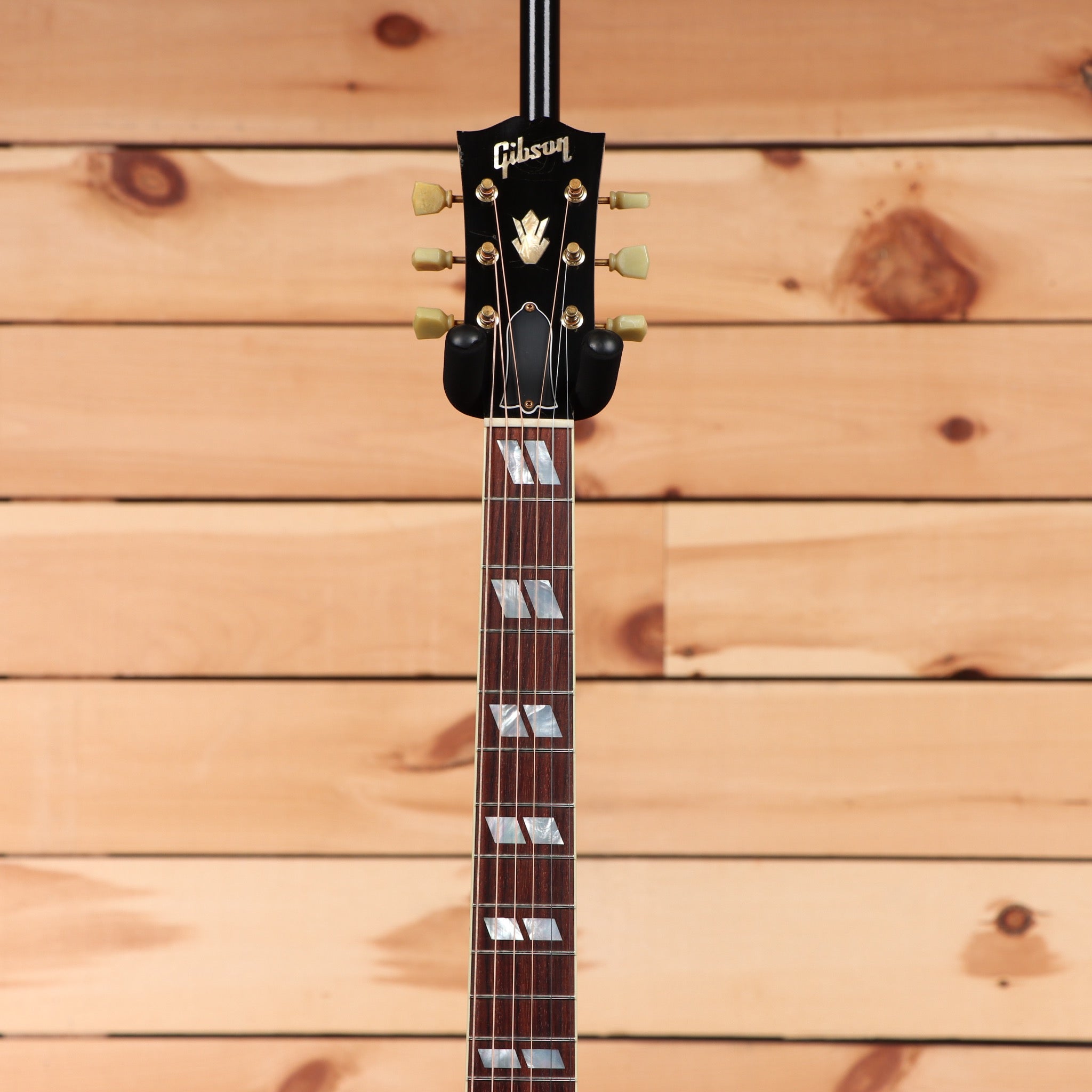 Gibson 1960 Hummingbird light aged Heritage Cherry Sunburst pre-owned acoustic guitar with maple fretboard inlays