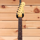 Fender Custom Shop Limited 1960 Stratocaster Relic electric guitar Tahitian Coral with maple neck and single-coil pickups