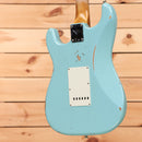 Fender Custom Shop Late 1962 Stratocaster Relic electric guitar Daphne Blue with single-coil pickups