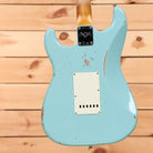 Fender Custom Shop Late 1962 Stratocaster Relic electric guitar Daphne Blue with single-coil pickups and aged finish