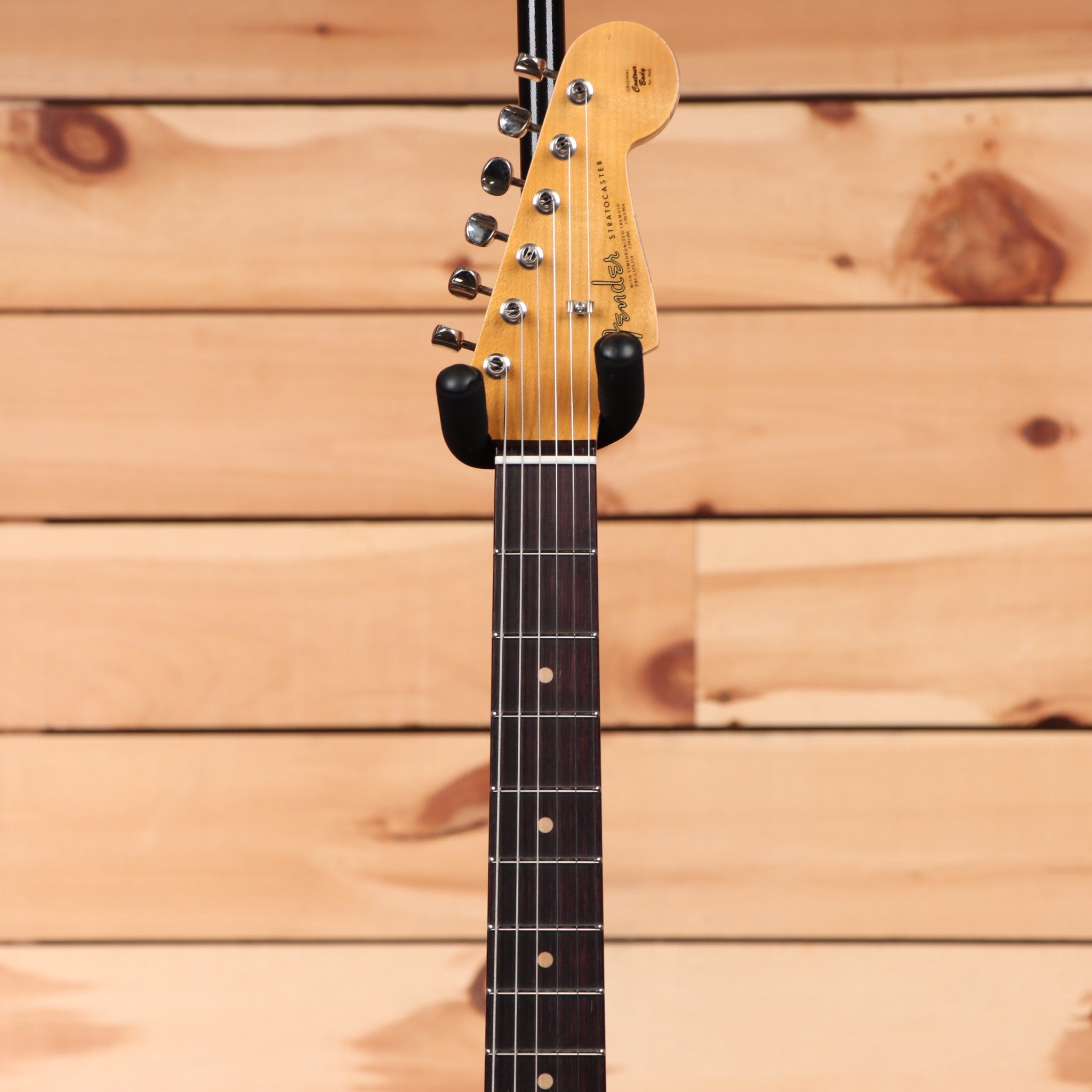 Fender Custom Shop Late-1962 Stratocaster Relic electric guitar Faded Aged Daphne Blue with single-coil pickups