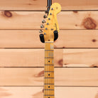 Fender Custom Shop Limited 1956 Stratocaster Relic electric guitar Aged Black maple neck