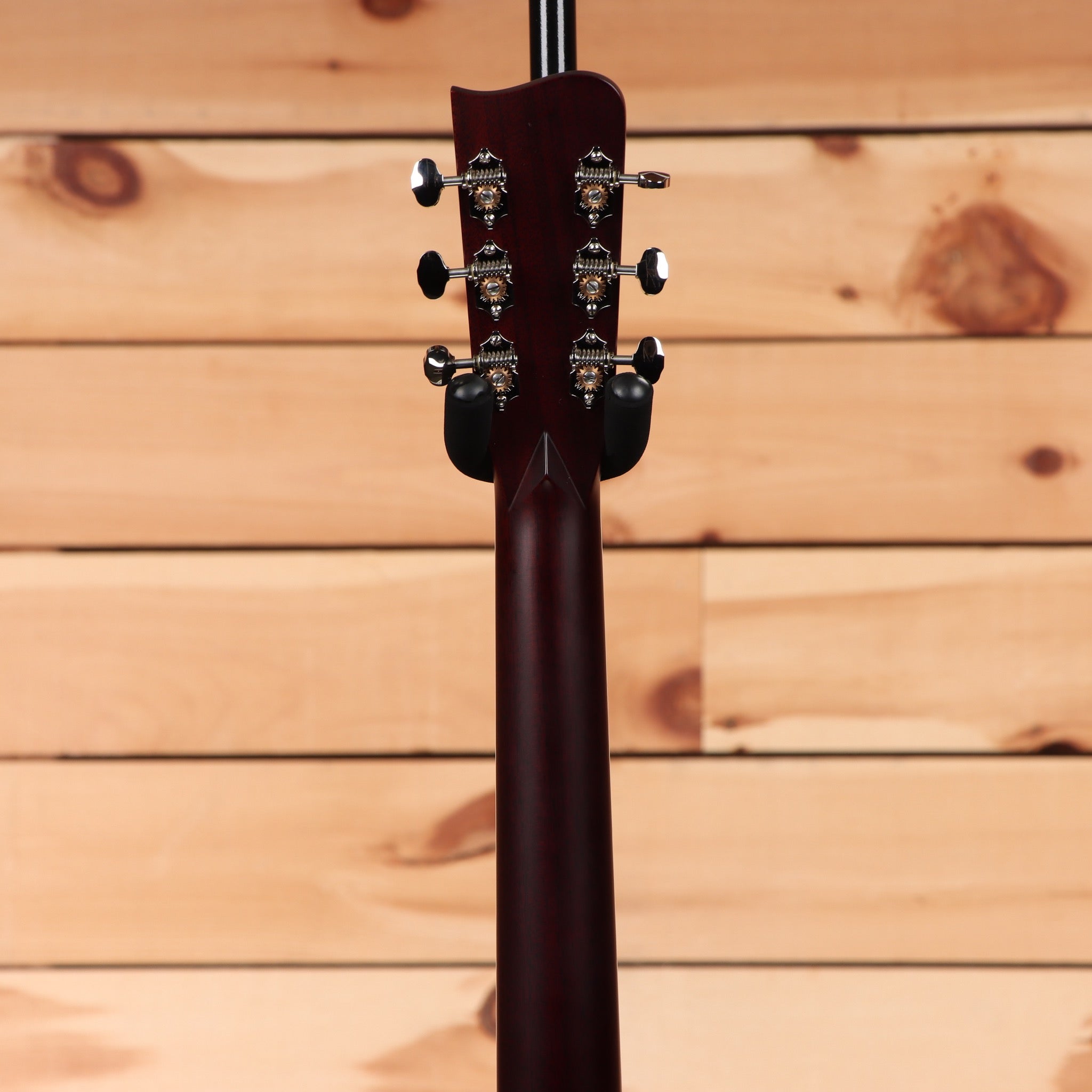 Gallagher G70 Slim acoustic guitar natural finish with chrome tuning machines
