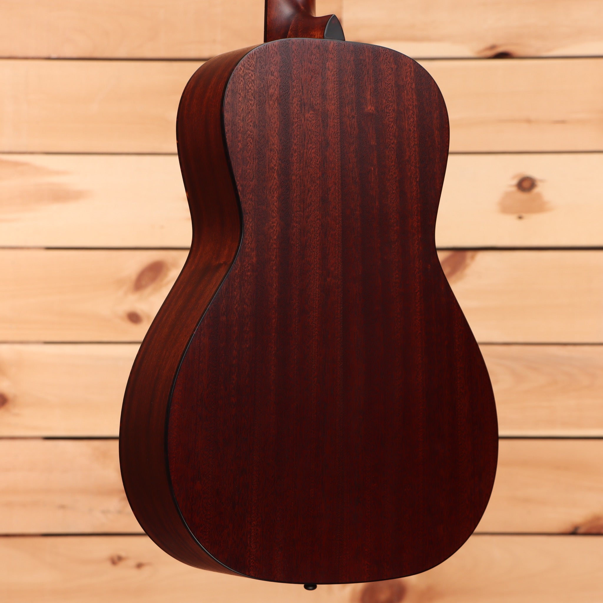 Eastman E1P The Bluesmaster Limited Edition classic acoustic guitar dark red finish with curved body