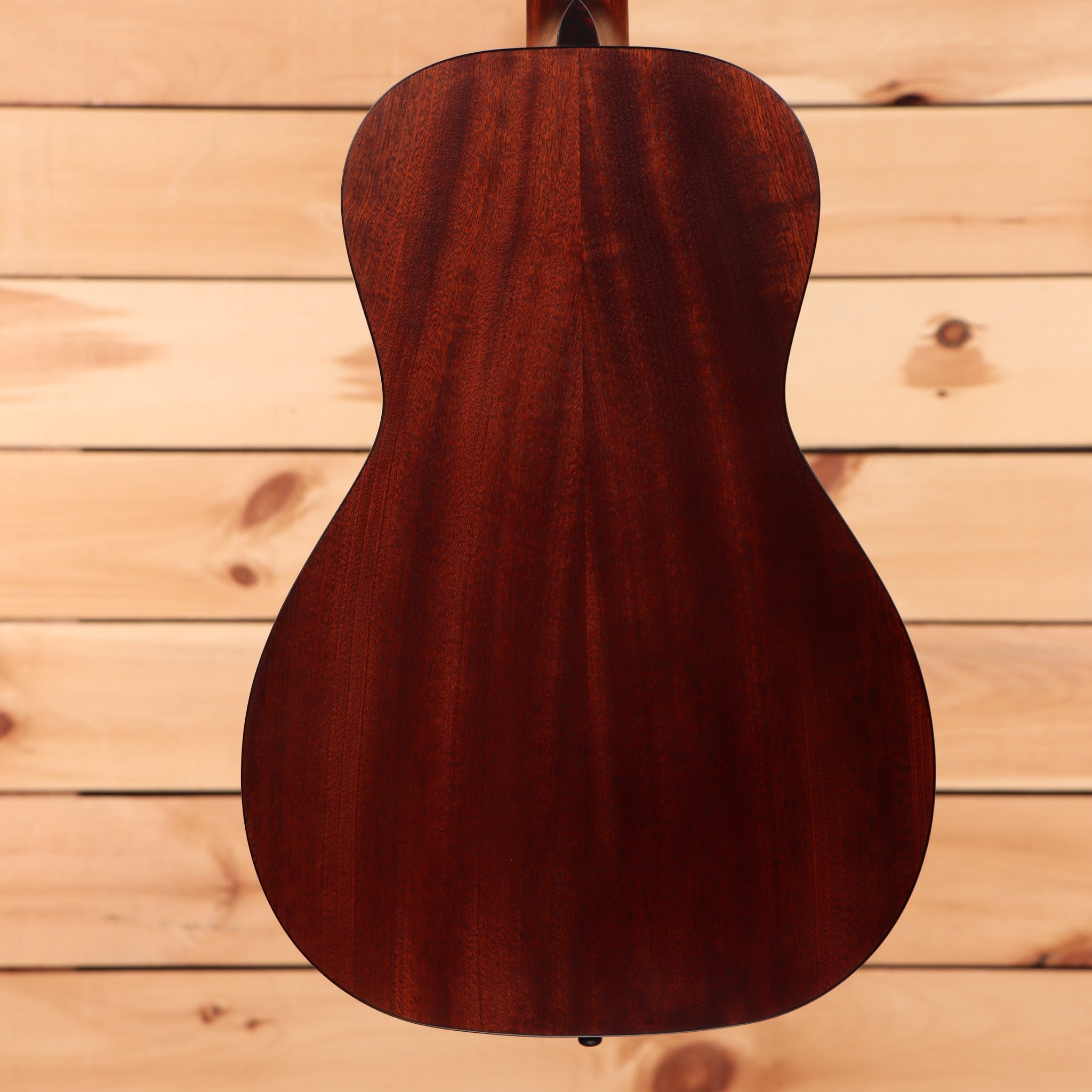 Eastman E1P The Bluesmaster Limited Edition Classic acoustic guitar with mahogany back and sides