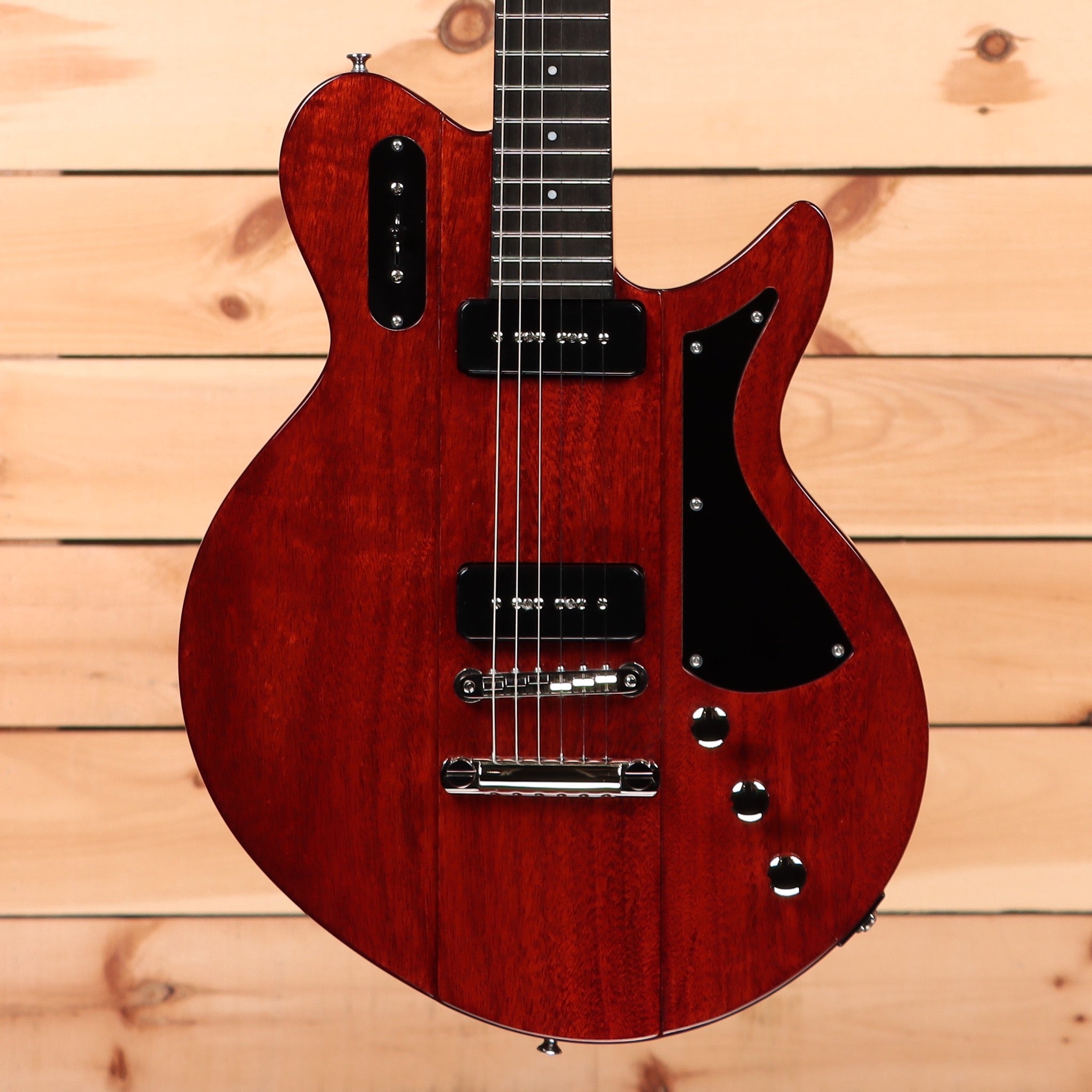Eastman Juliet P90 electric guitar Vintage Red with P90 pickups and semi-hollow body design