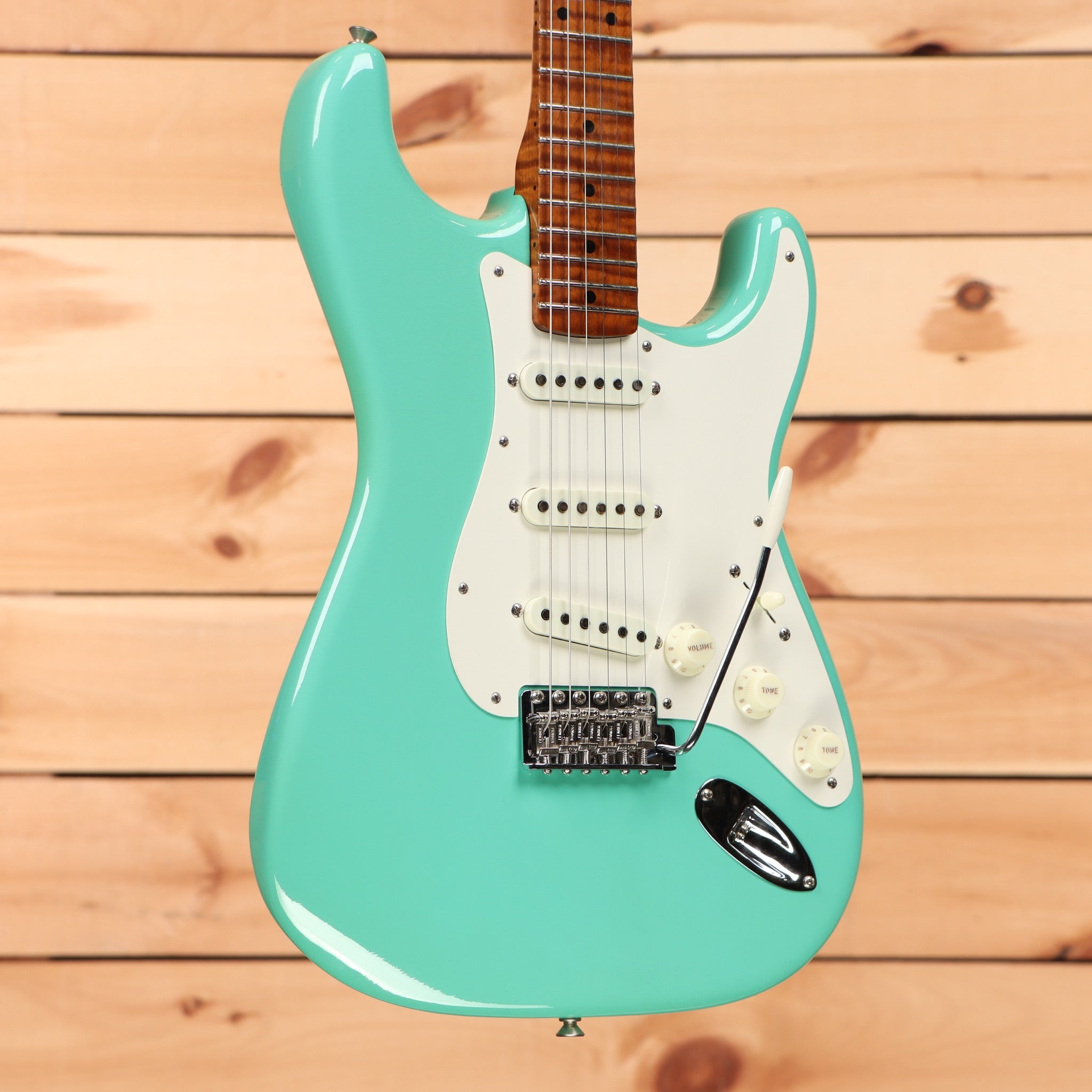 Fender Custom Shop Limited 1950s Stratocaster electric guitar Sea Foam Green with single-coil pickups and tremolo bridge
