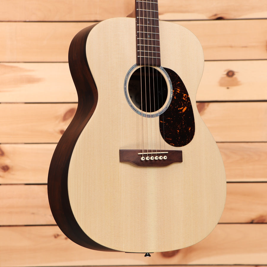 Martin 000X2E concert acoustic guitar natural finish with tortoiseshell pickguard