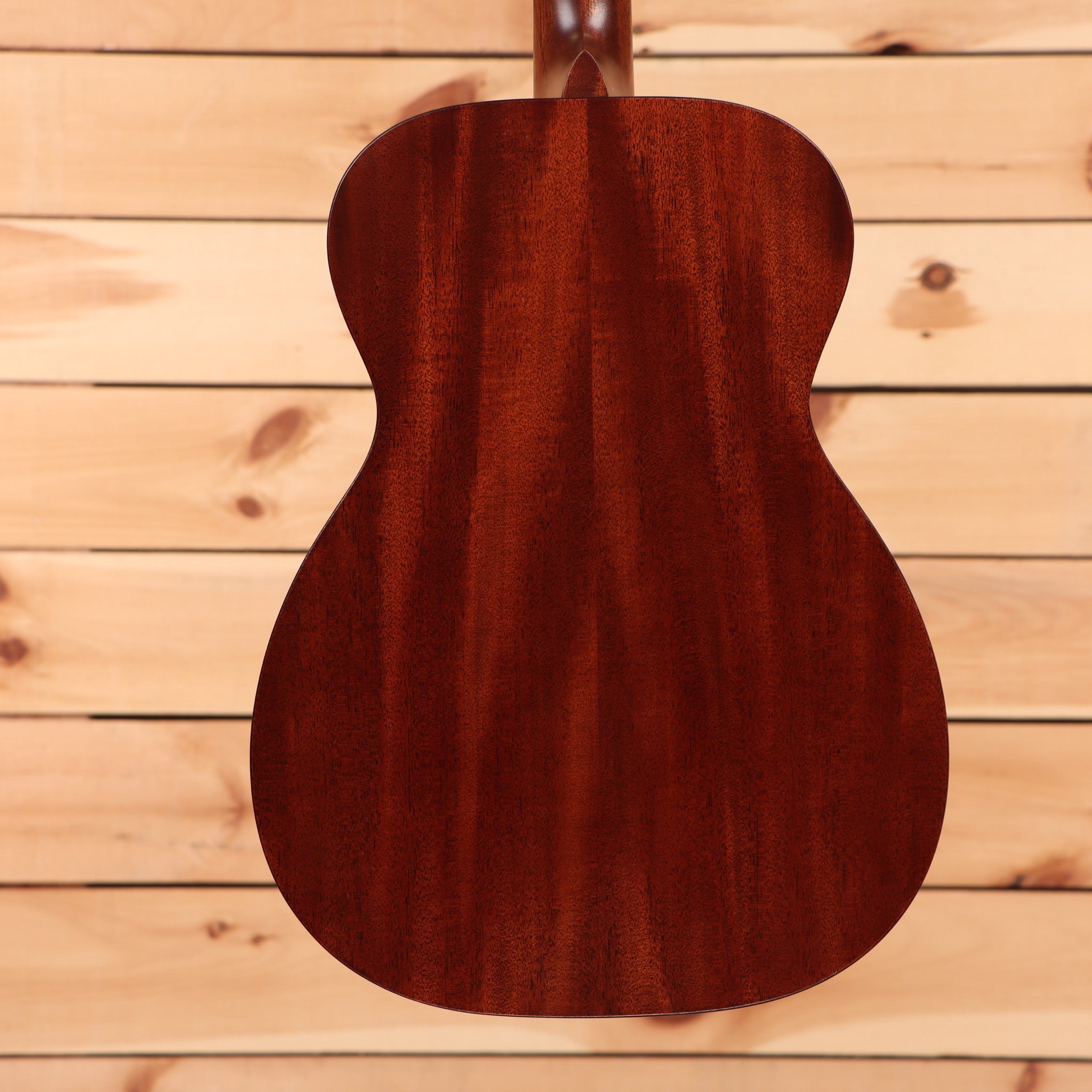 Martin 00-15M Concert acoustic guitar natural finish with mahogany back and sides