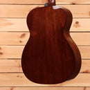 Martin 00-18 dreadnought acoustic guitar natural finish with mahogany back and sides