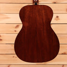 Martin 00-18 dreadnought acoustic guitar natural finish with center seam back