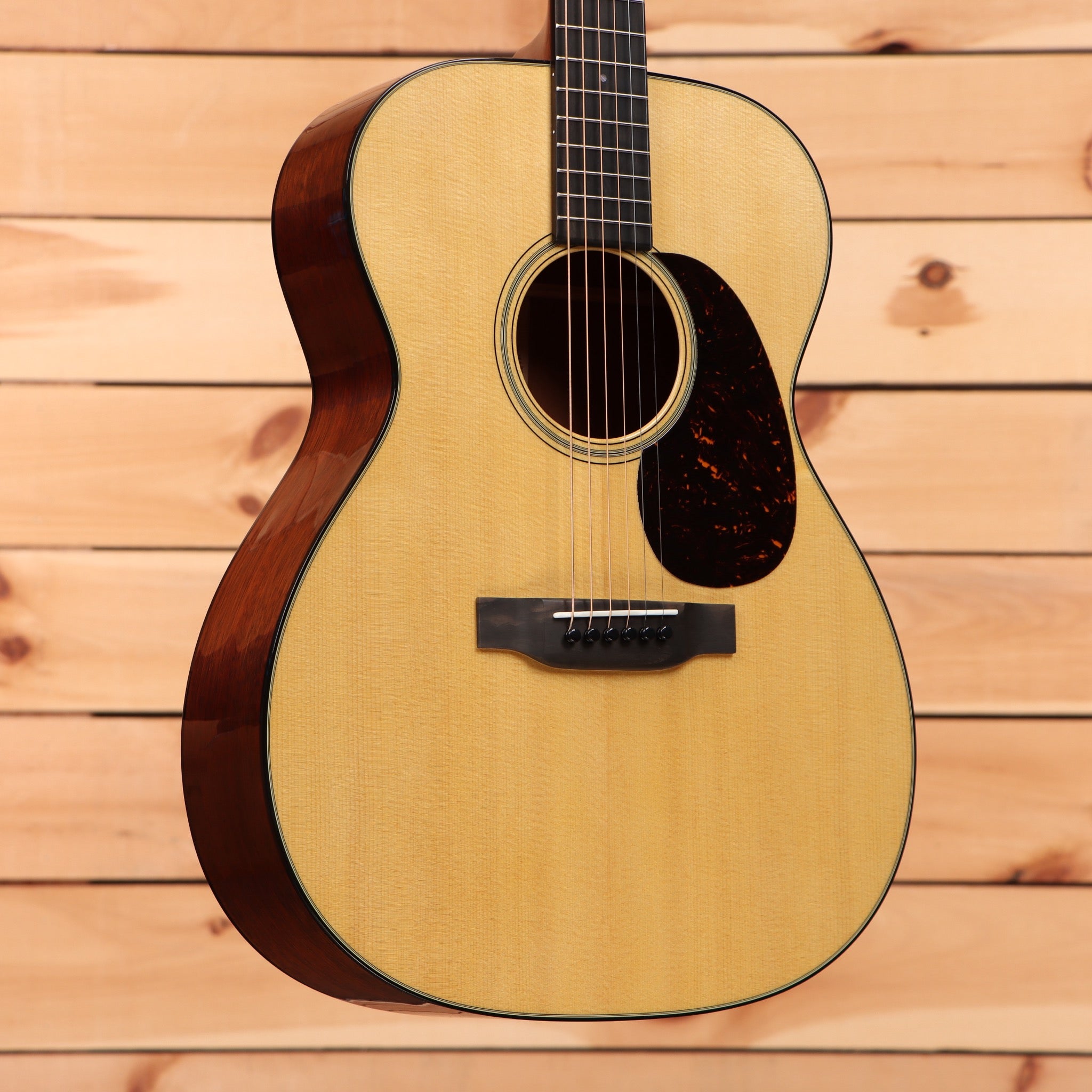 Martin 00-18 dreadnought acoustic guitar natural finish with rosewood back and sides