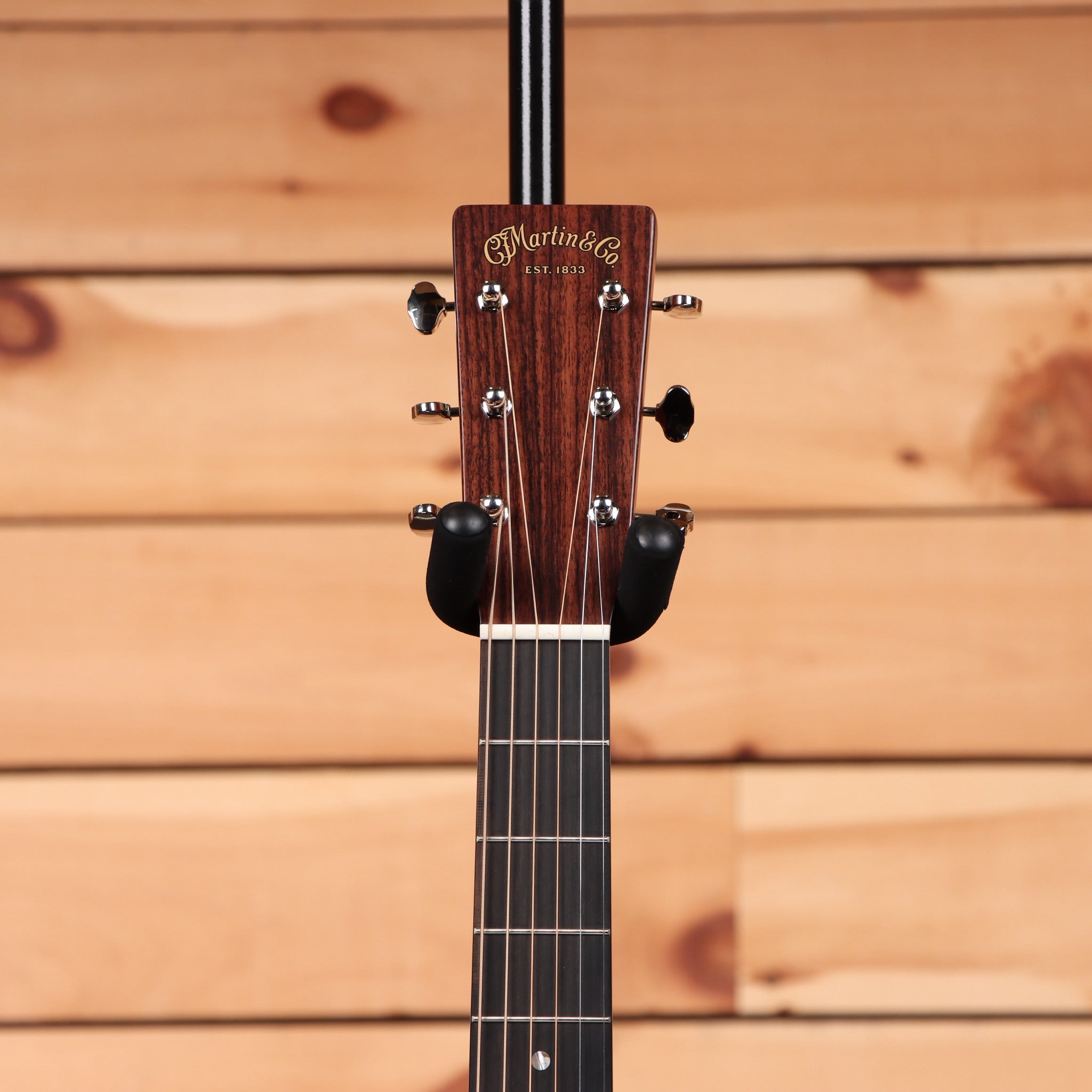 Martin 00-18 Concert acoustic guitar natural finish with rosewood fretboard