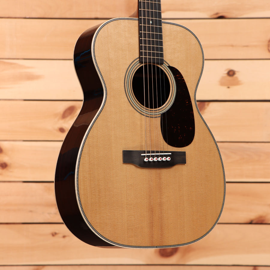 Martin 0028 Modern Deluxe dreadnought acoustic guitar natural finish with pearl dot inlays