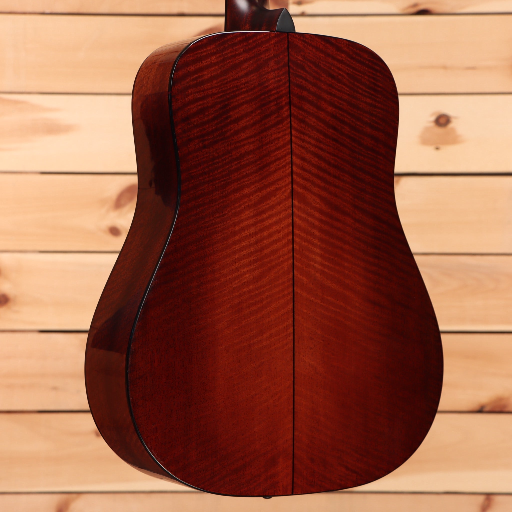 Eastman E10DTC dreadnought acoustic guitar natural finish with flamed mahogany back