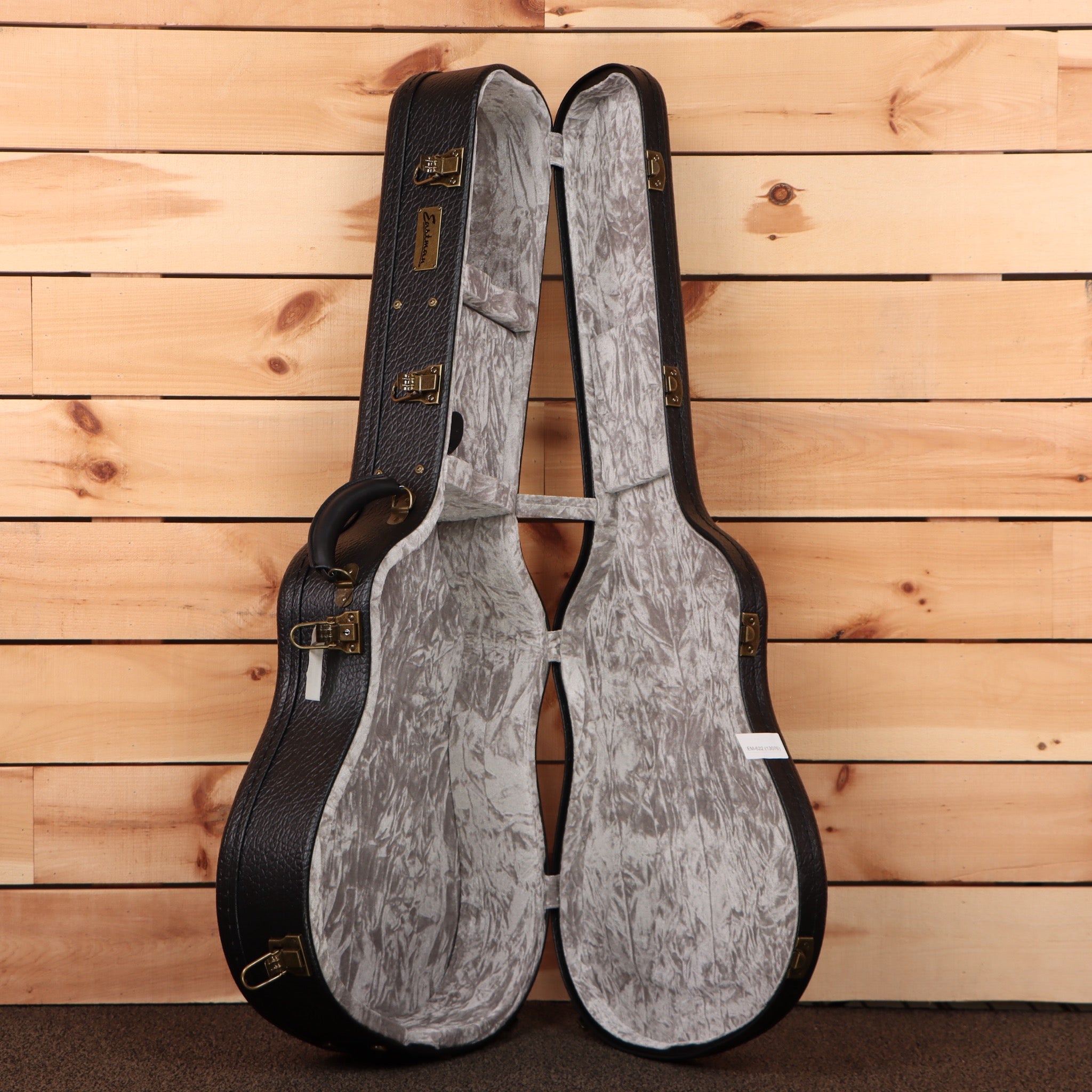 Eastman E10DTC dreadnought acoustic guitar natural finish with gray velvet interior case
