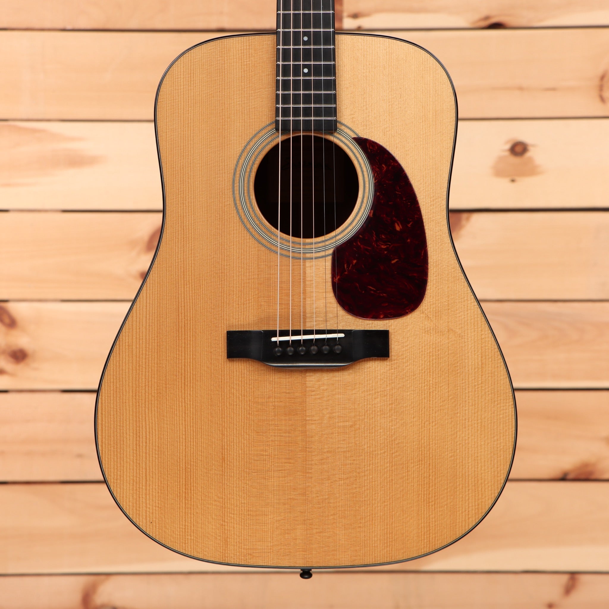 Eastman E10DTC dreadnought acoustic guitar natural finish with tortoiseshell pickguard