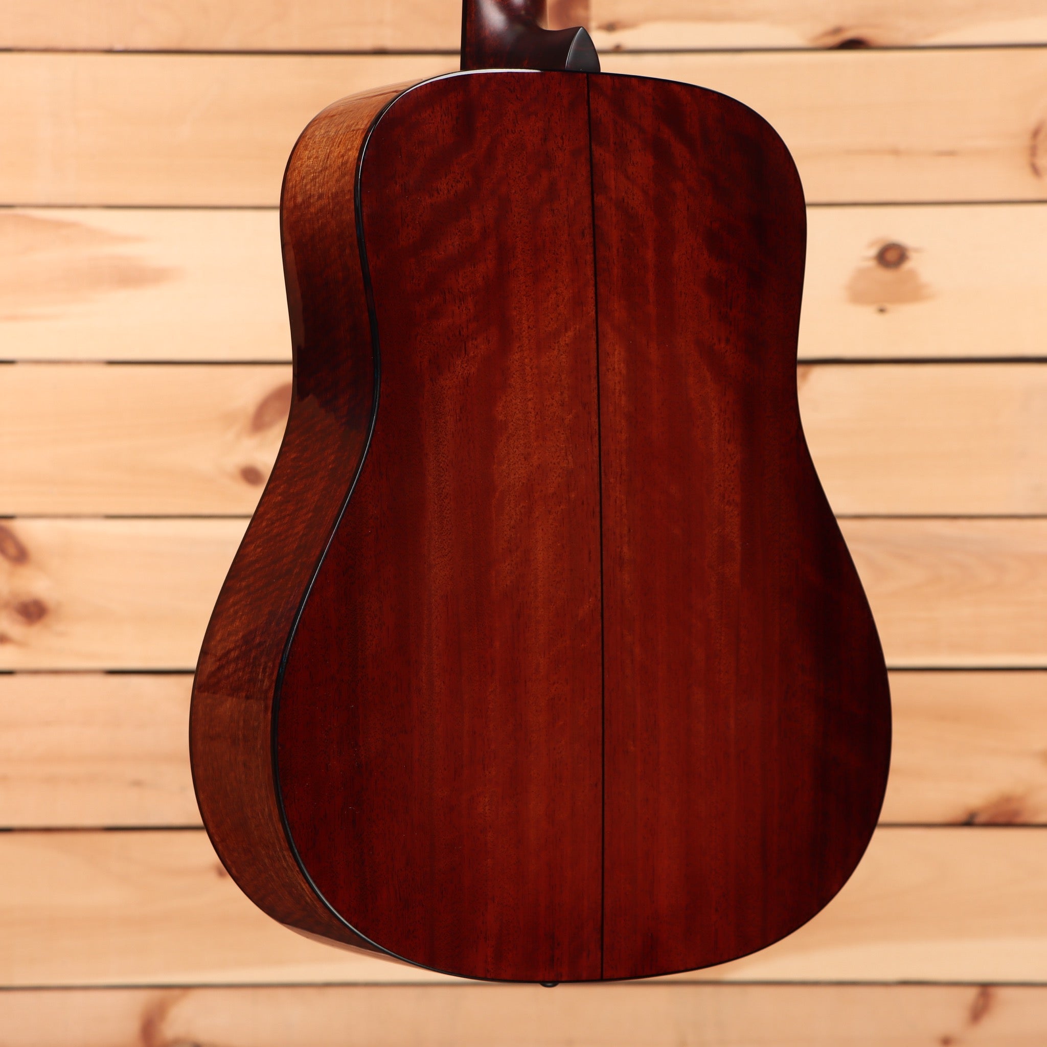 Eastman E10DTC dreadnought acoustic guitar natural finish with curved body lines