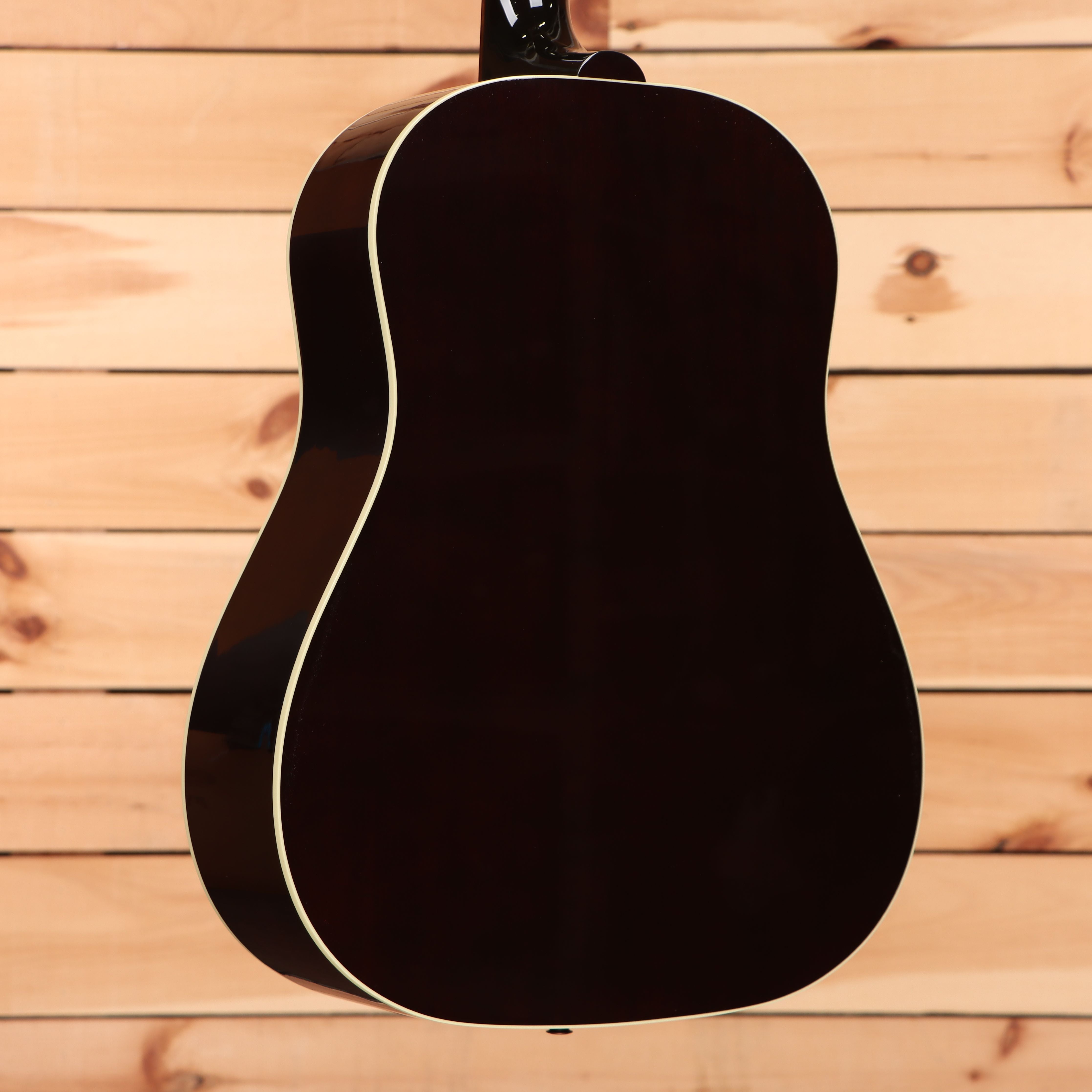 Gibson J45 Standard acoustic guitar Honey Burst Gloss with white binding and dreadnought body shape