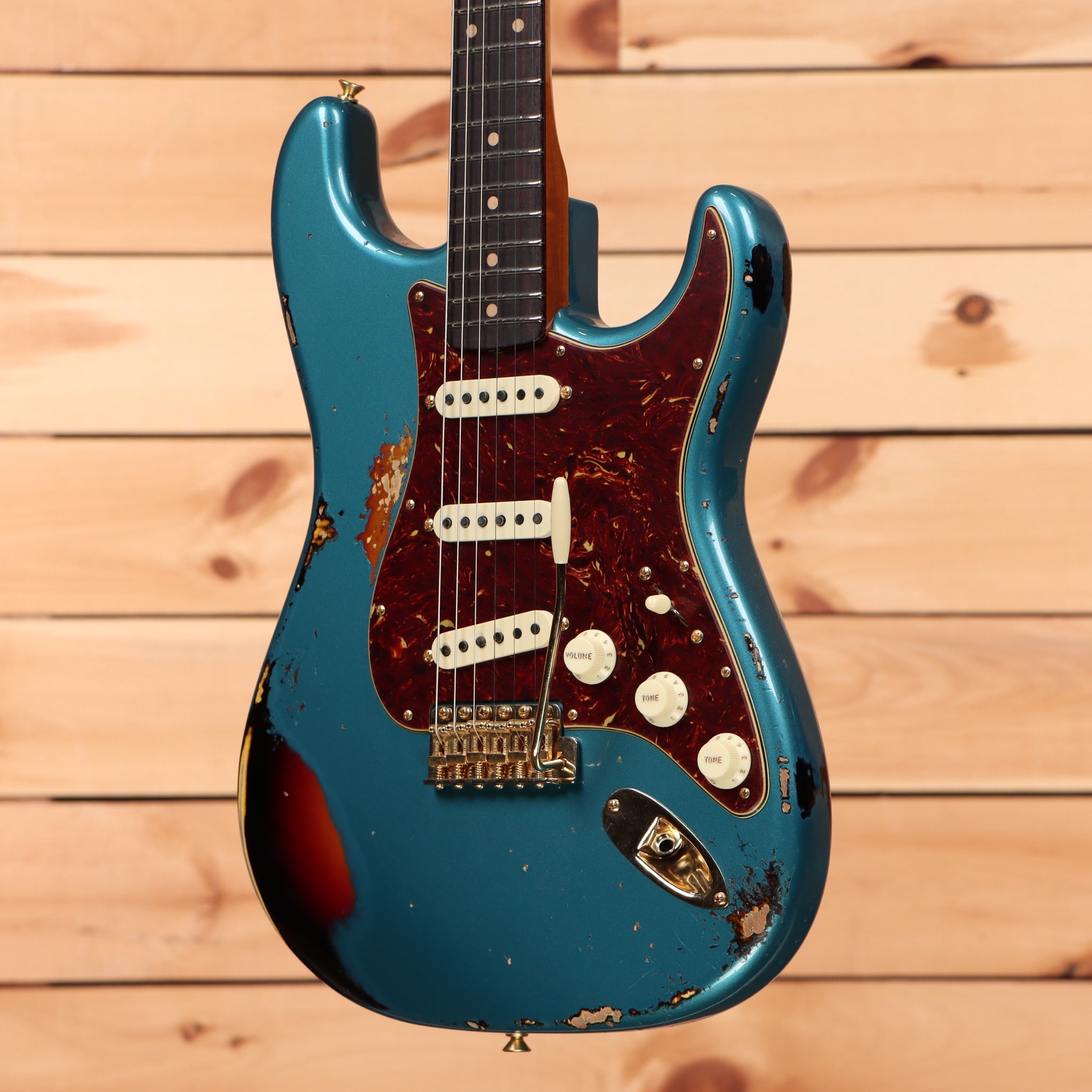 Fender Custom Shop 1962 Stratocaster electric guitar Ocean Turquoise heavy relic with tortoiseshell pickguard