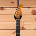 Fender Custom Shop Limited 1962 Stratocaster Heavy Relic electric guitar Aged Ocean Turquoise with single-coil pickups