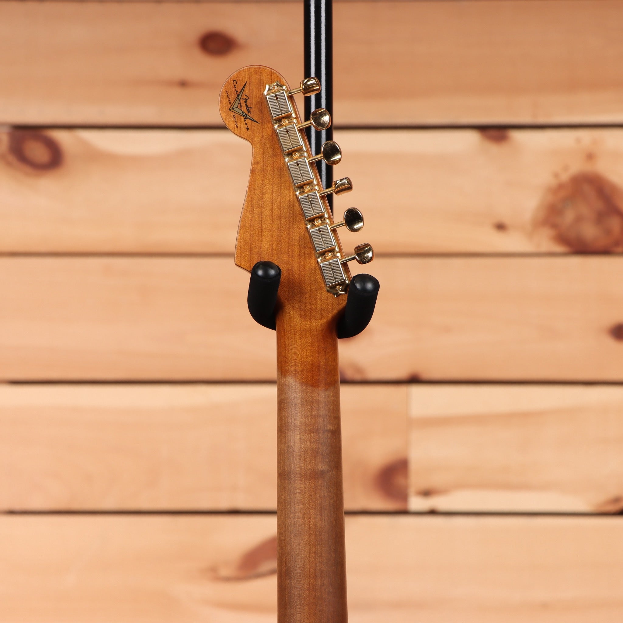 Fender Custom Shop Limited 1962 Stratocaster heavy relic electric guitar aged Ocean Turquoise over 3-Color Sunburst with chrome tuning machines