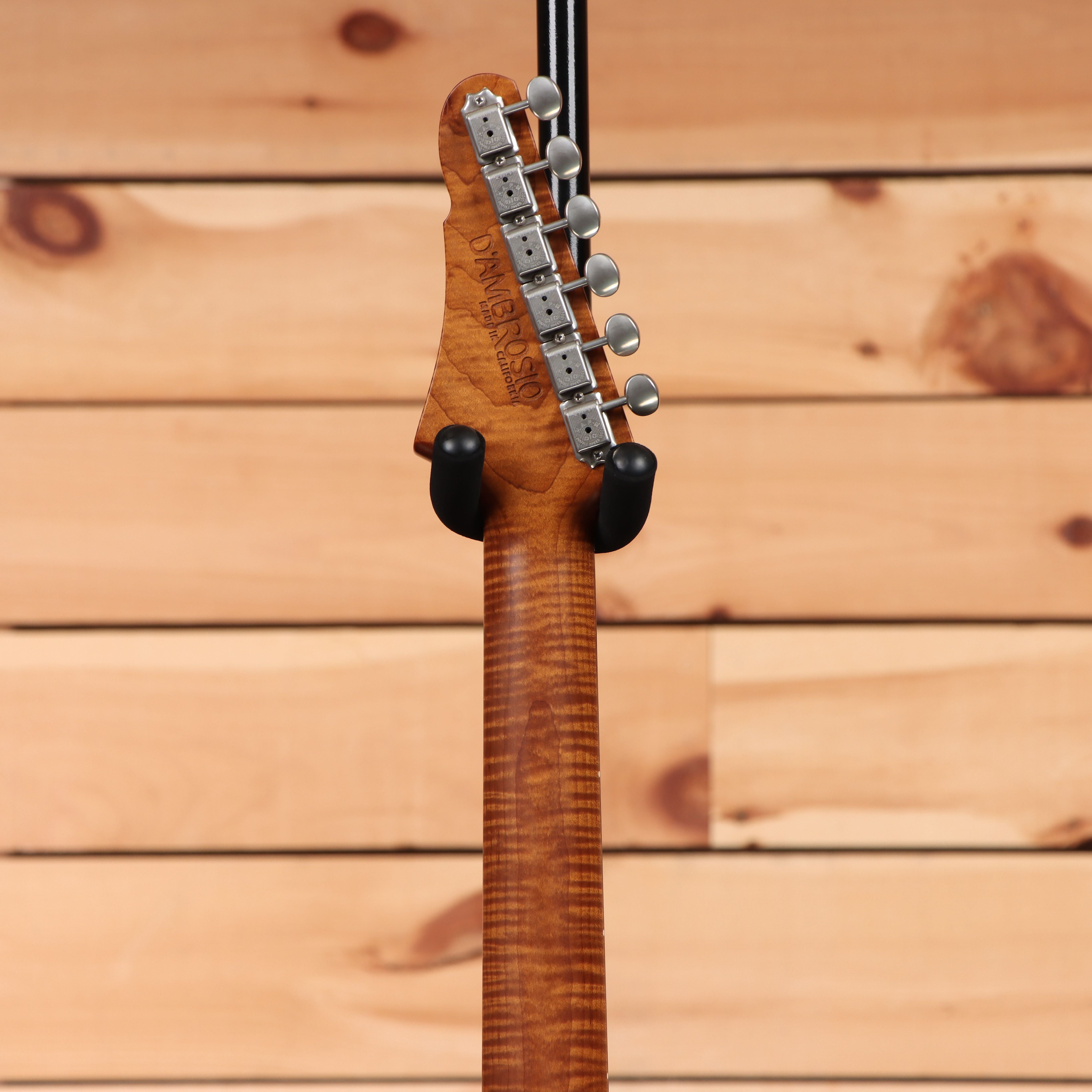 Eastman DAmbrogio DC-62 electric guitar Inca Silver with flamed maple neck and vintage-style tuning machines