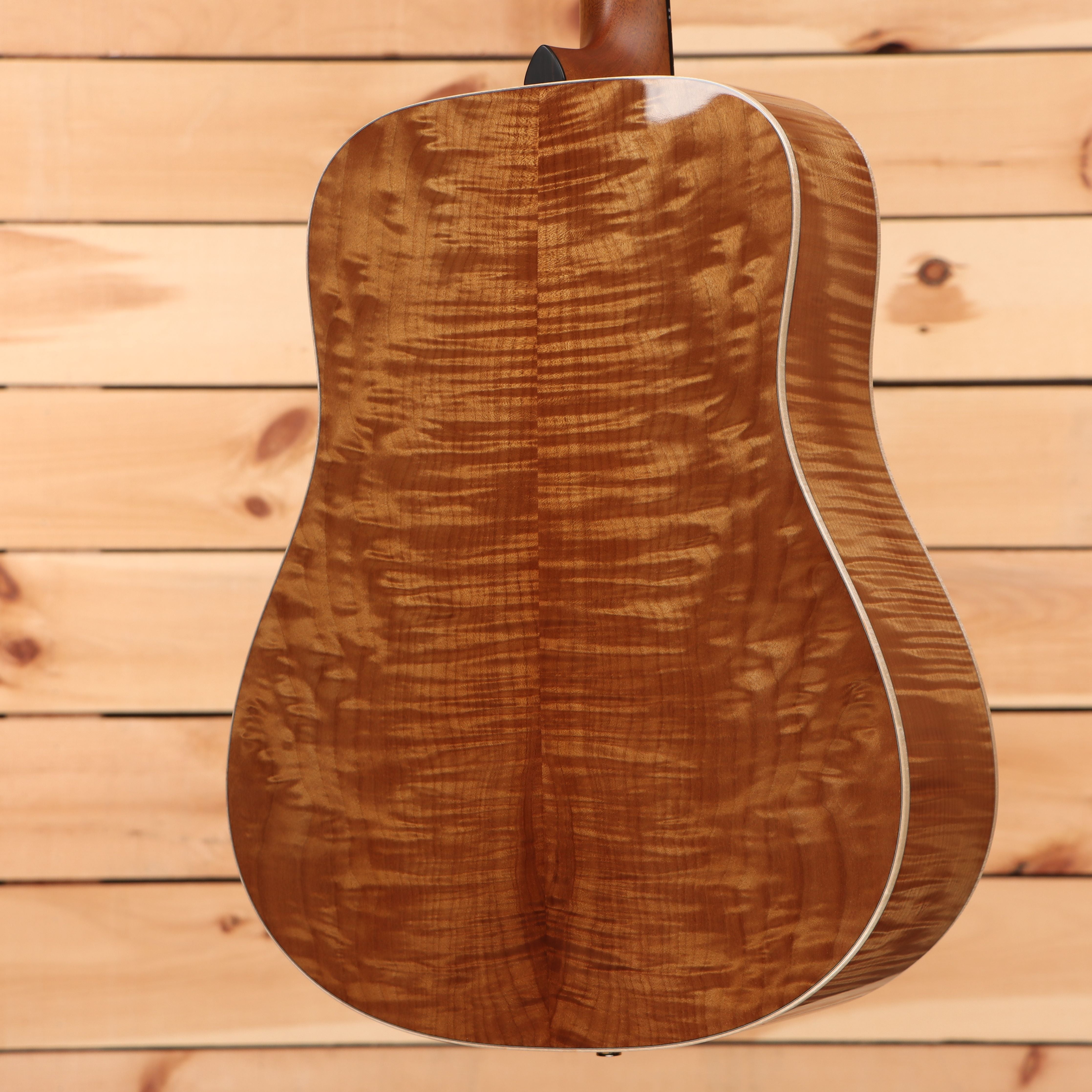 Boucher GRSG162T dreadnought acoustic guitar natural finish with figured wood grain and white binding