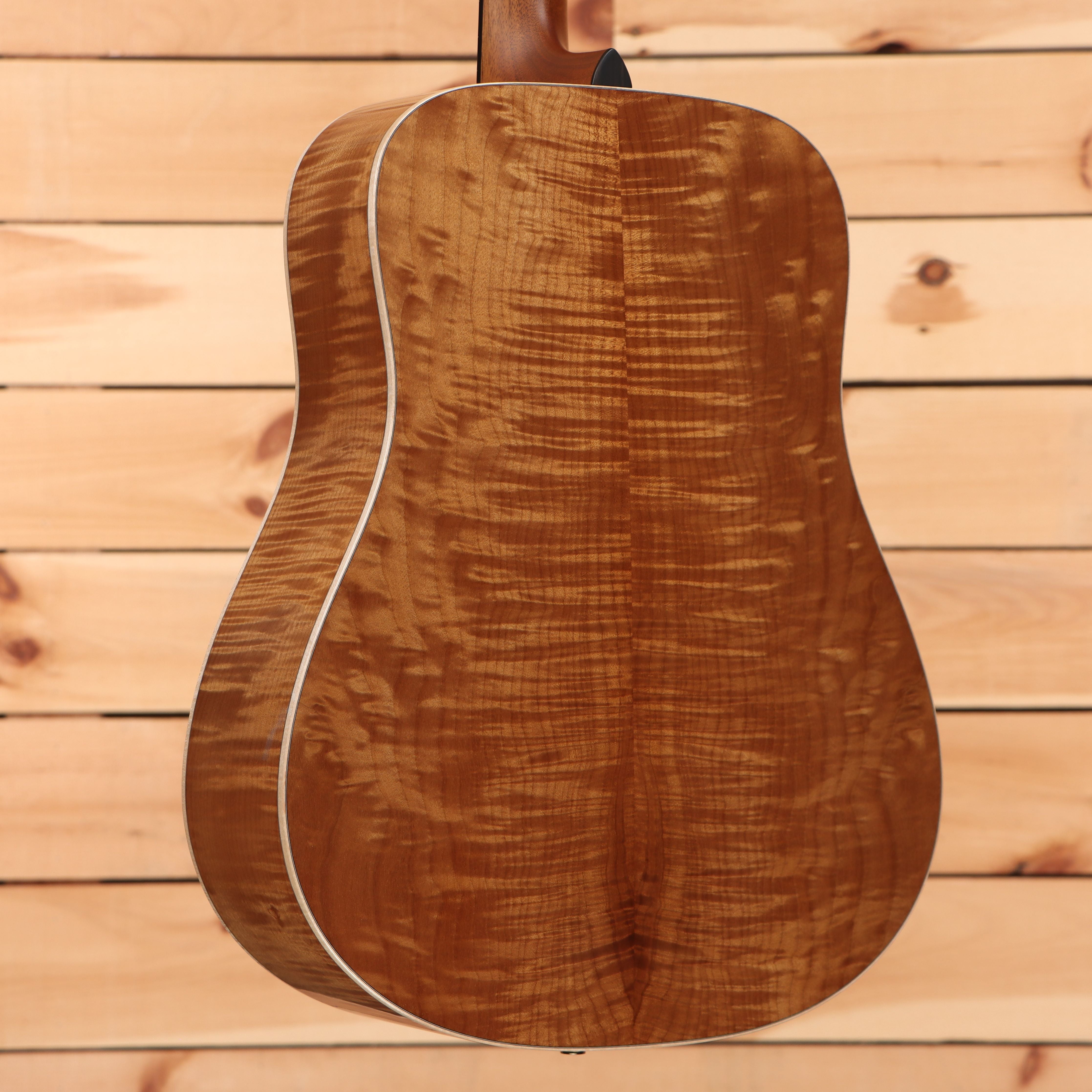 Boucher GRSG162T dreadnought acoustic guitar natural finish with white binding