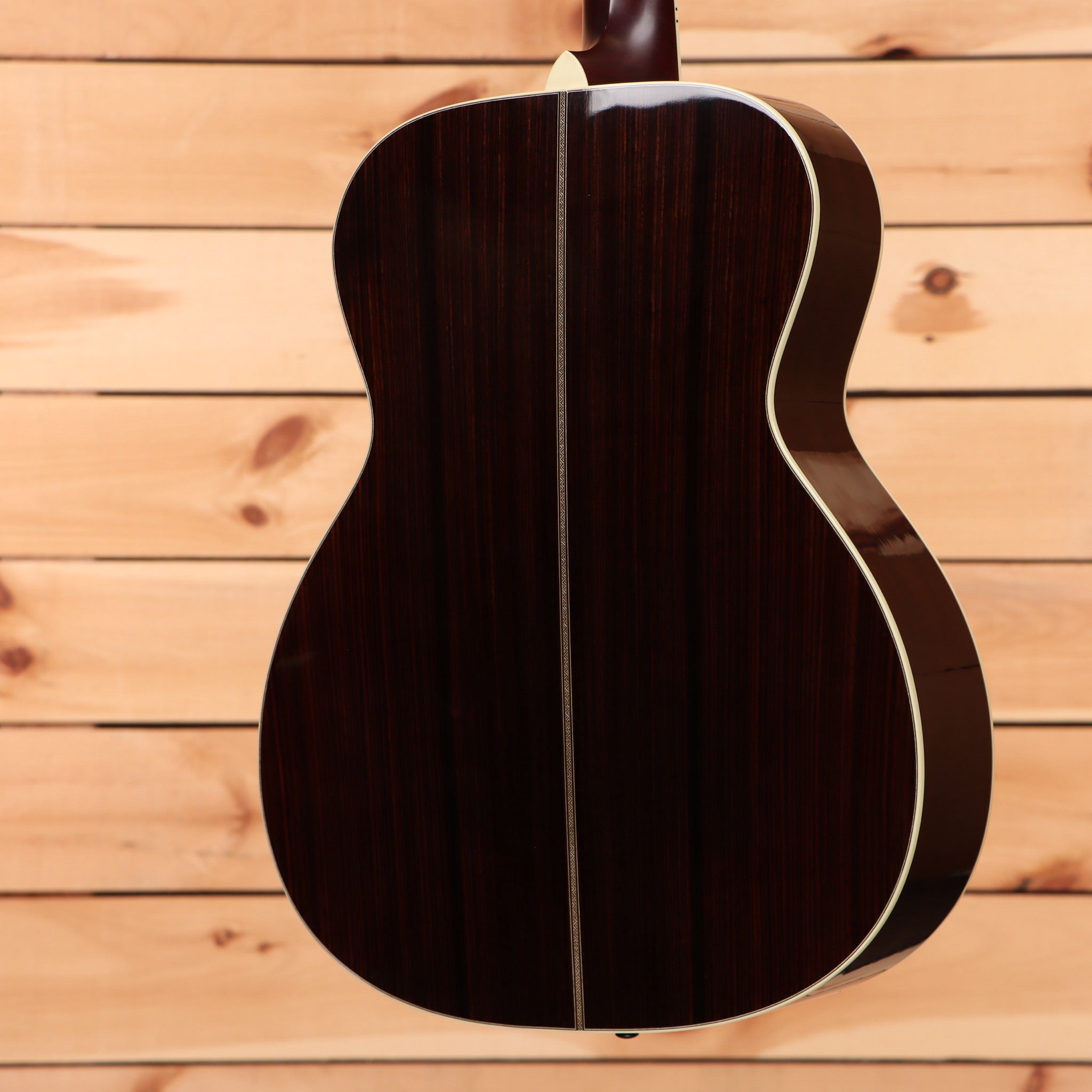 Santa Cruz OM natural pre-owned acoustic guitar with white binding and rosewood back