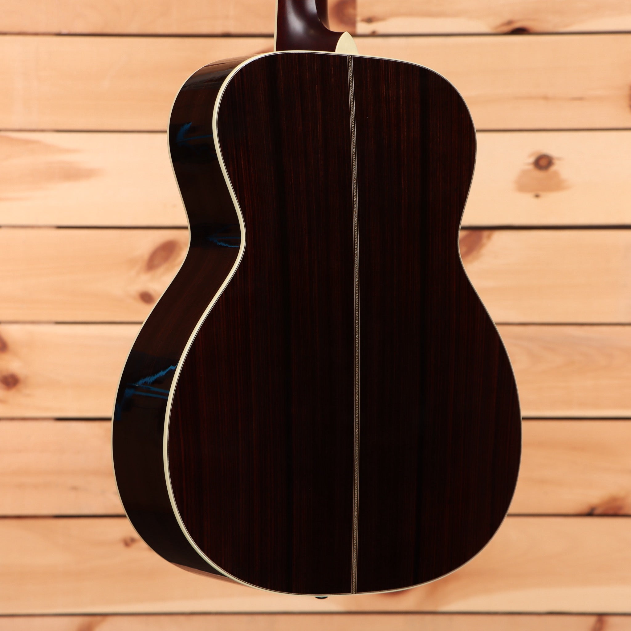 Santa Cruz OM natural pre-owned acoustic guitar with white binding and dark rosewood back