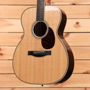 Santa Cruz OM natural pre-owned acoustic guitar with tortoiseshell pickguard and dark wood back