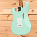 Fender Custom Shop Limited 1963 Stratocaster Relic electric guitar Super Faded Aged Surf Green with white pickguard