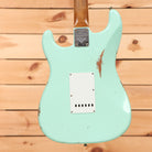 Fender Custom Shop Limited 1963 Stratocaster Relic electric guitar Super Faded Aged Surf Green with single-coil pickups