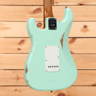 Fender Custom Shop Limited 1963 Stratocaster Relic electric guitar Super Faded Aged Surf Green with single-coil pickups