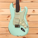 Fender Custom Shop Limited 1963 Stratocaster Relic electric guitar Super Faded Aged Surf Green with single-coil pickups