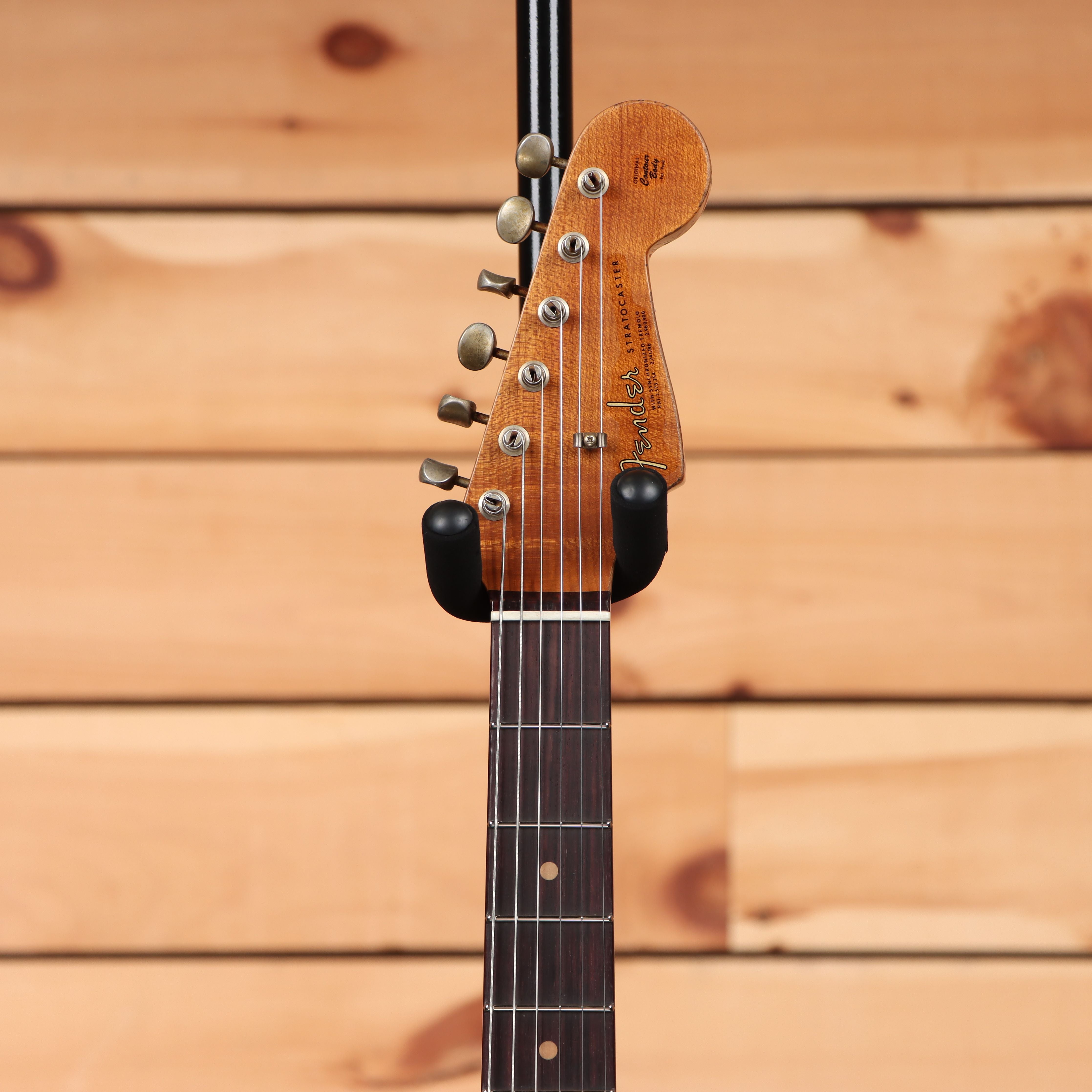 Fender Custom Shop Limited 1963 Stratocaster Relic electric guitar Super Faded Aged Surf Green with single-coil pickups