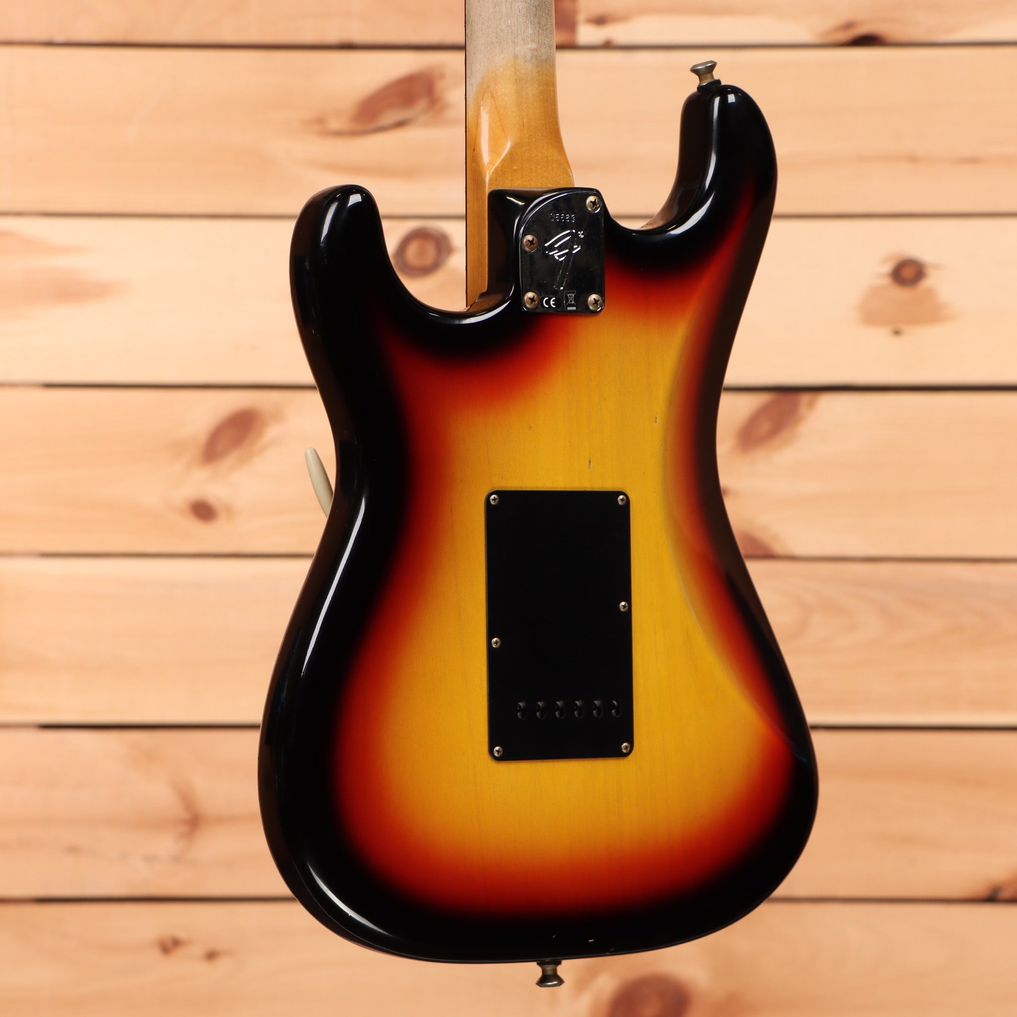 Fender Custom Shop Postmodern Stratocaster electric guitar 3-Color Sunburst with maple neck