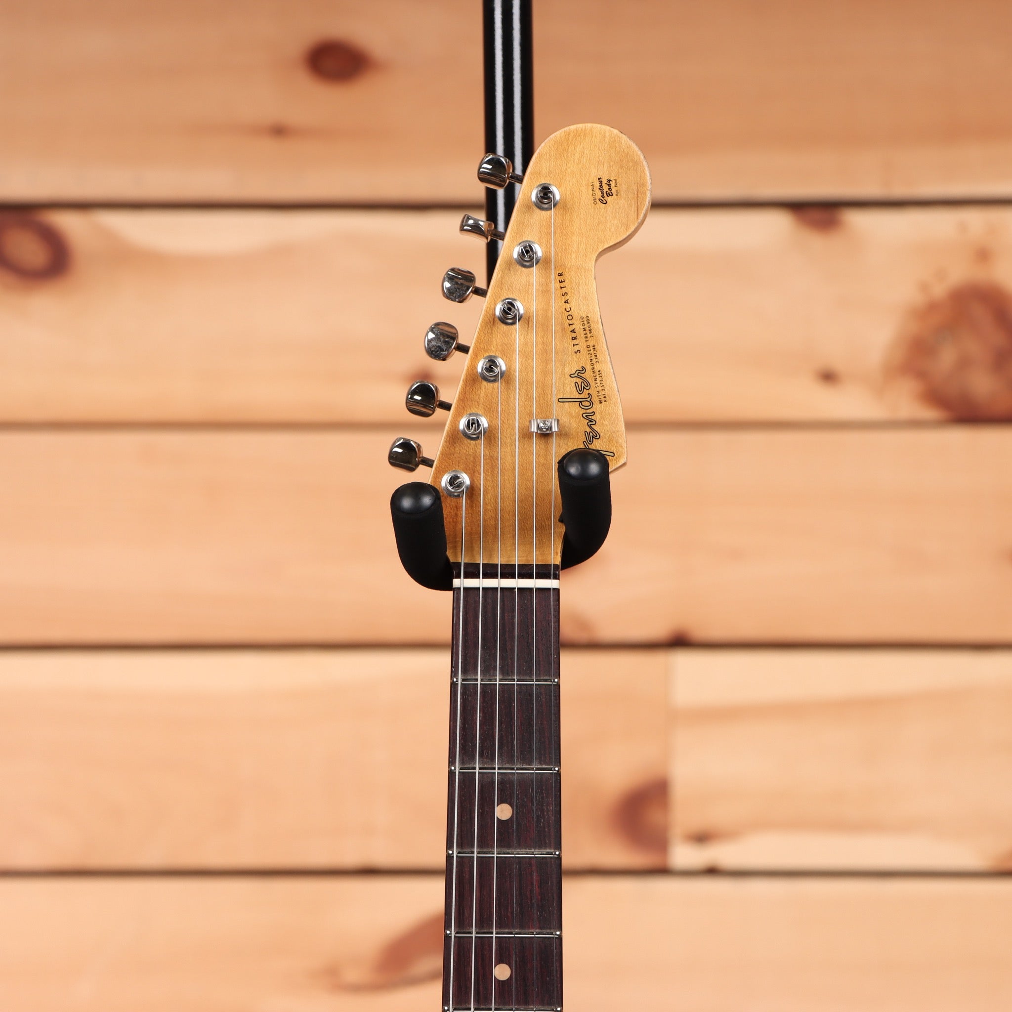 Fender Custom Shop Late 1962 Stratocaster Relic electric guitar 3-Color Sunburst with single-coil pickups