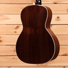 Eastman E20OOSs pre-owned acoustic guitar sunburst finish with white binding and solid wood construction