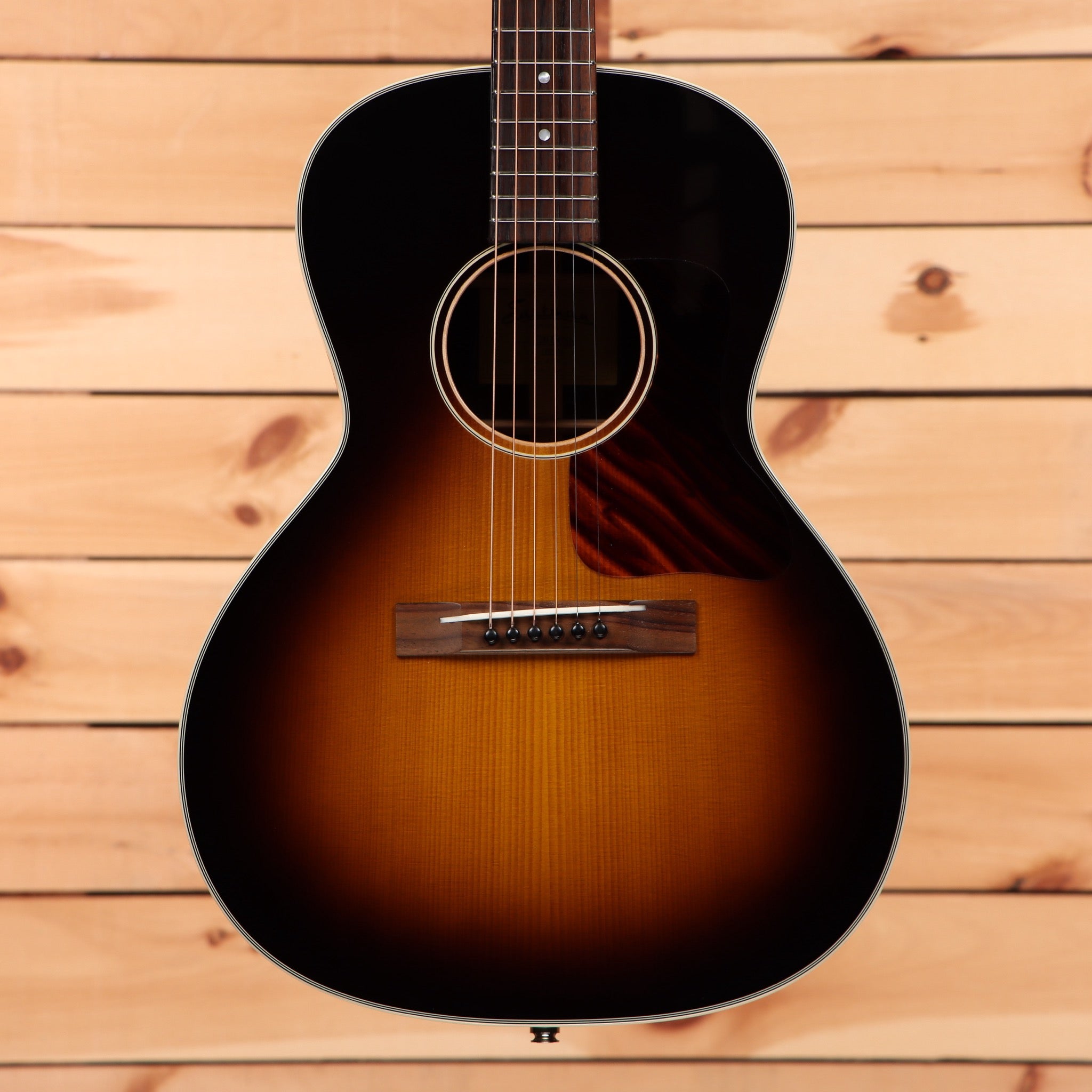 Eastman E20OOSS pre-owned acoustic guitar sunburst finish with rosewood fretboard